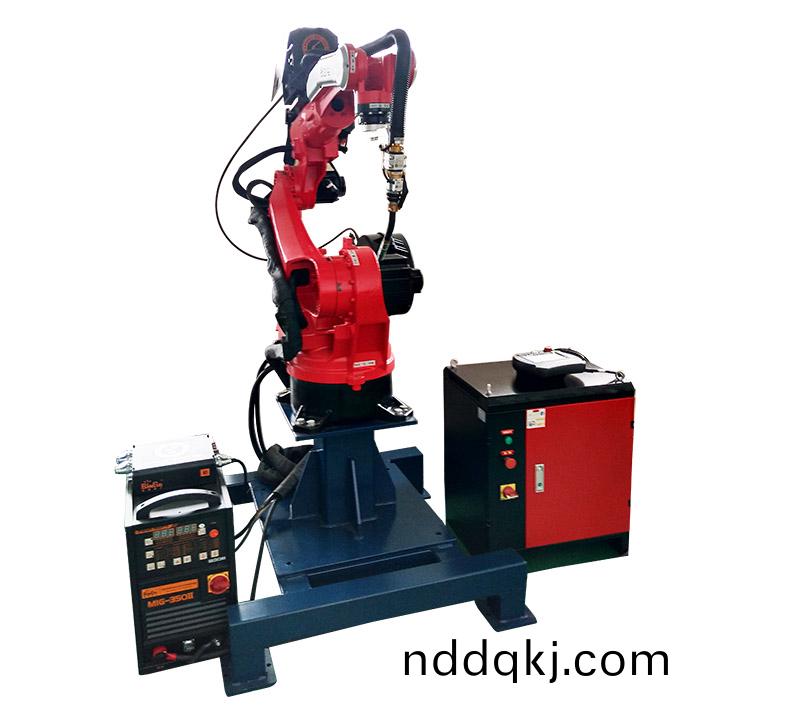 鋁(lv)氣(qi)保(bao)銲(han)機器(qi)人