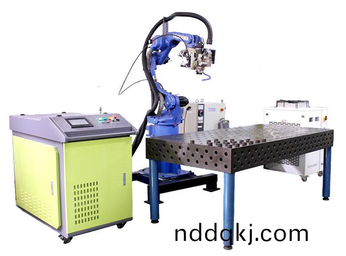 激(ji)光(guang)銲接機(ji)器人(ren)