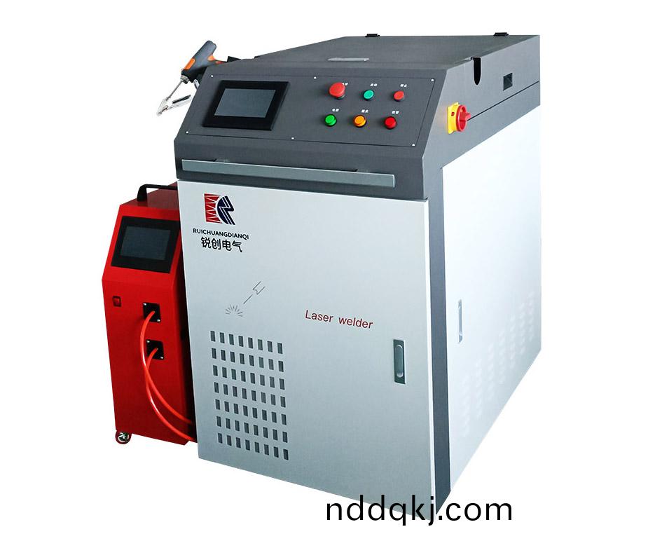 手(shou)持(chi)激光(guang)銲接(jie)機1000W-3000W