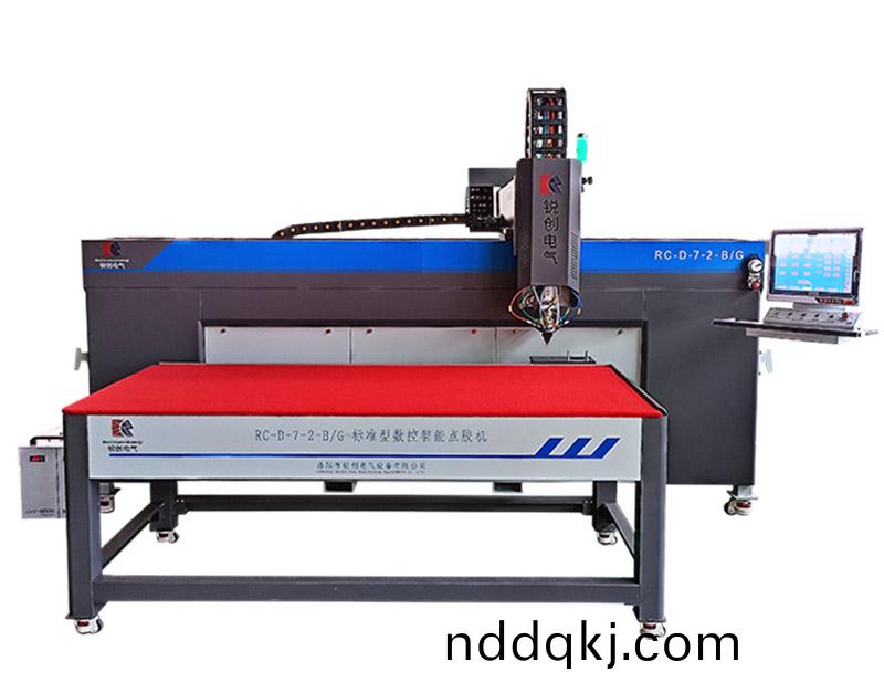 高(gao)配版懸臂式常量(liang)數控密封點(dian)膠(jiao)機