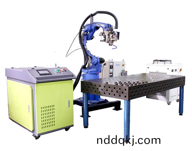 機器(qi)人激(ji)光銲接(jie)設(she)備