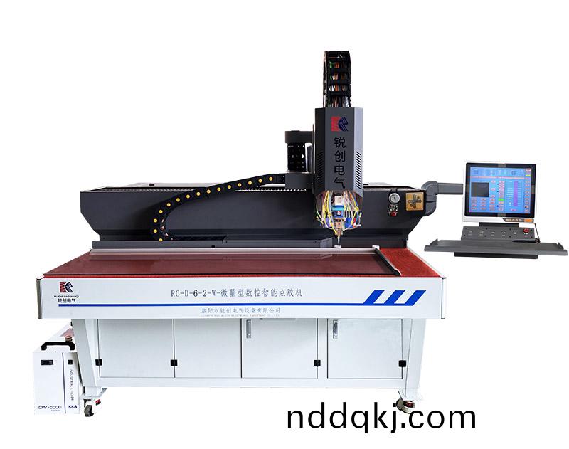 微(wei)量(liang)三組(zu)分精密密封(feng)塗膠設備(bei)