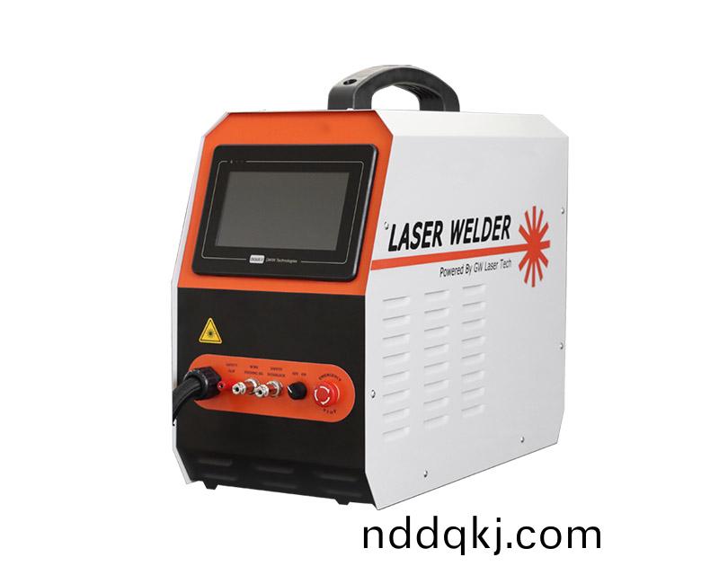 800W/1200W槕(zhuo)麵式風冷手(shou)持激(ji)光銲(han)機