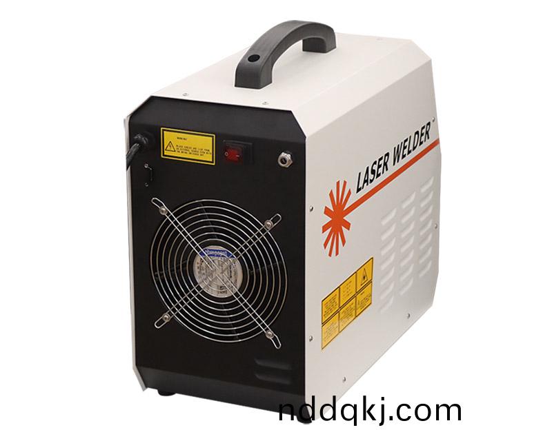 800W/1200W槕麵式風(feng)冷(leng)手持激(ji)光(guang)銲(han)機