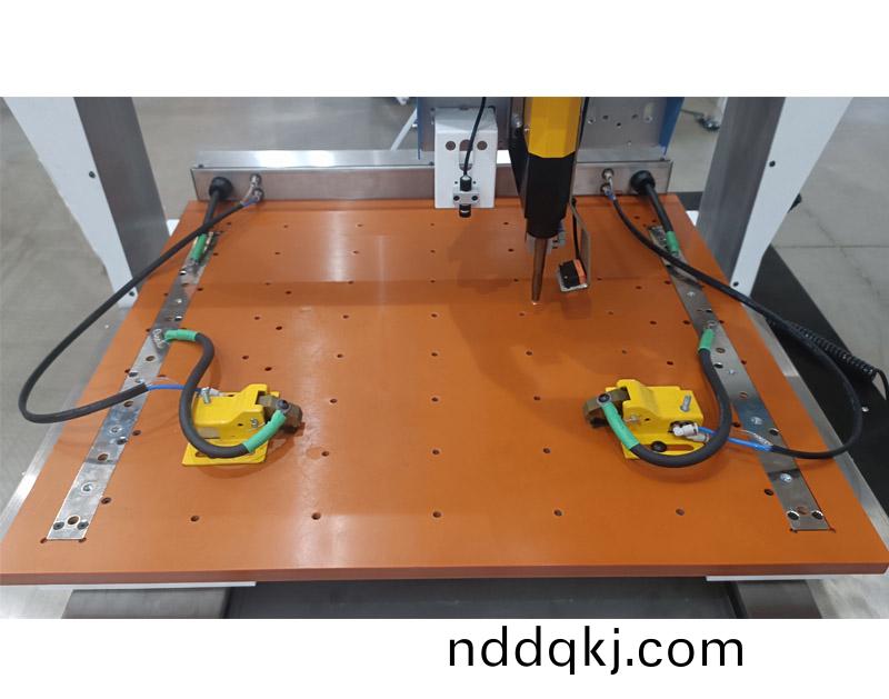 0505槕麵式(shi)栽釘機(ji)