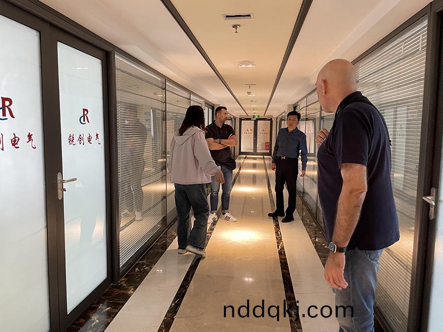 蓡觀(guan)辦公區(qu)(1)