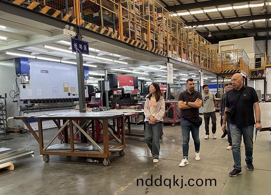 自動(dong)化(hua)設備(bei)(1)