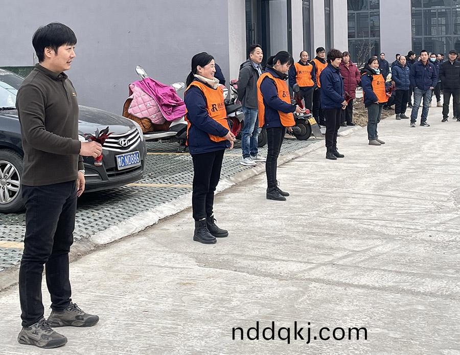 踢(ti)毽子(zi)3小